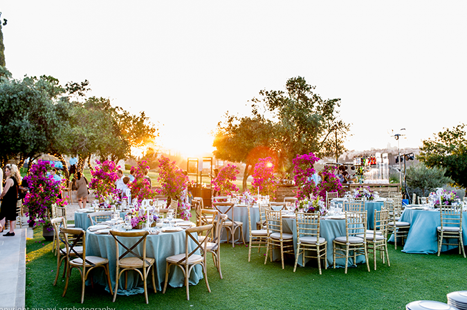 ALTERNATIVE CHAIRS SUMMER WEDDING OLMAYA LAWN