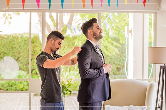 דגלונים לקישוט הבית מוסיפים צבעוניות נעימה. צילום: חיים אפריאט.