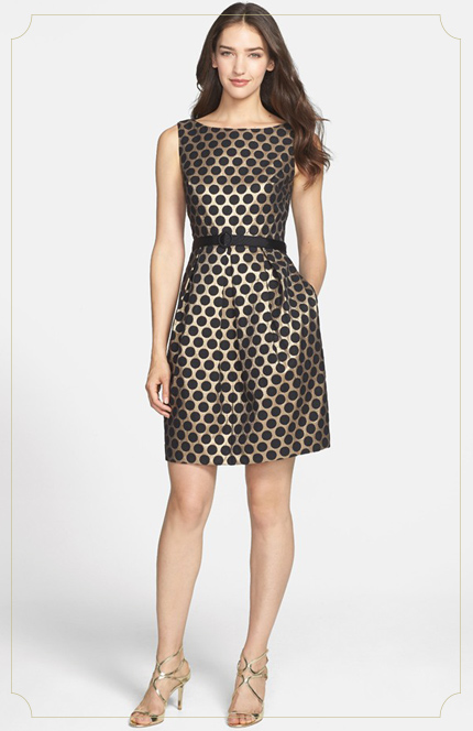 שמלה: NORDSTROM