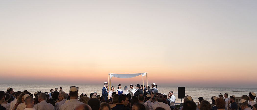שיק קוסמופוליטי על קו החוף הישראלי: החתונה האלגנטית של ירדן ועידן