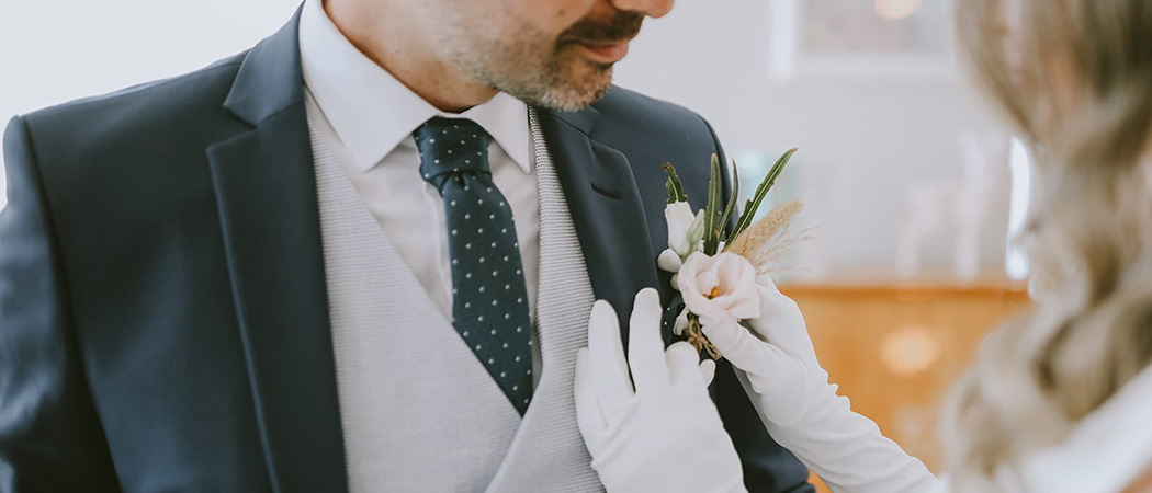 Here Comes the Groom: הלוקבוק המושלם לחתן האורבני והכובש