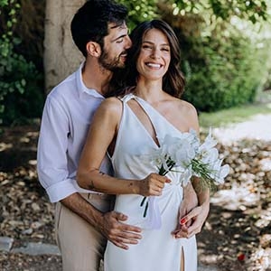 מהבר השכונתי לסיפור אהבה קייצי: החתונה של גל ויוגב