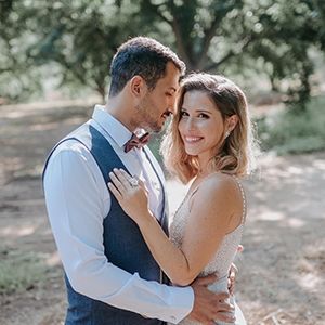 סטייל קיצי קליל באווירה אינטימית: החתונה של גל ובן ארי