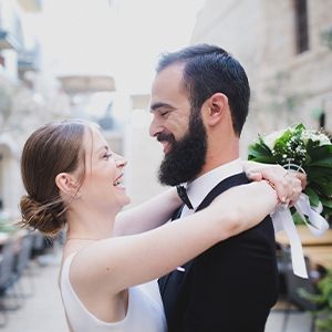 שיק מינימליסטי מדויק: החתונה האינטימית של ויקה וניר