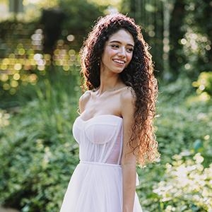 בכל גווני הקשת: החתונה הצבעונית של ניצן ובר