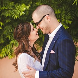 אינטימיות קולית בצהרי שישי: החתונה של קרן אור ועומר