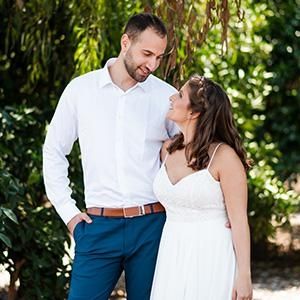 אפריל באוגוסט - החתונה האביבית של מאיה ודור