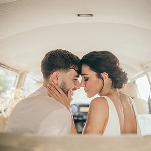 חמימות כפרית עם טאצ&#039;ים של יוקרה: חתונת הבית של מעיין ואלעד